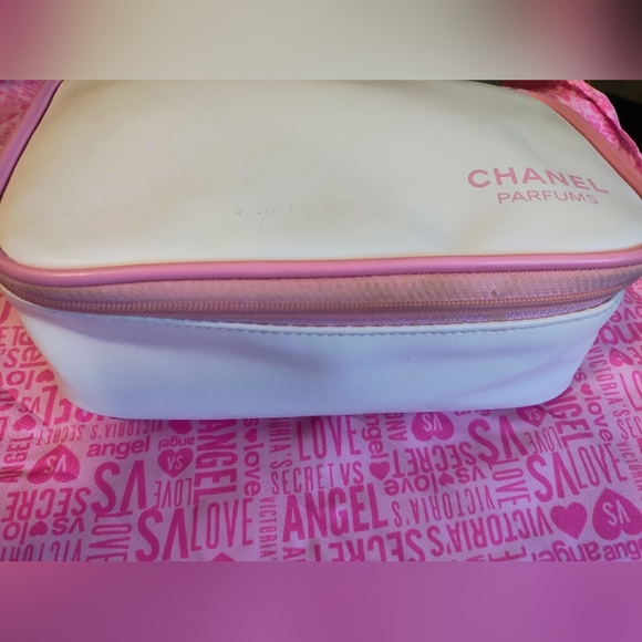 CHANEL Parfums vintage Cosmetics Bag - Picture 5 of 13